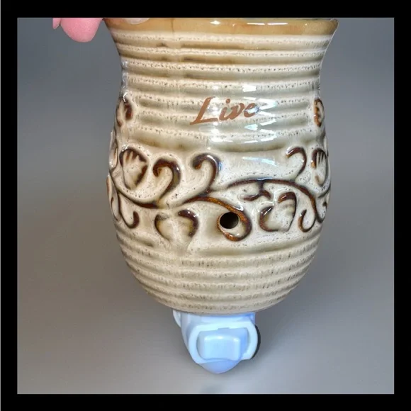 Tuscany Candle Ceramic Plug-In Fragrance Warmer & Night Light -Live Laugh Love - Picture 3 of 13
